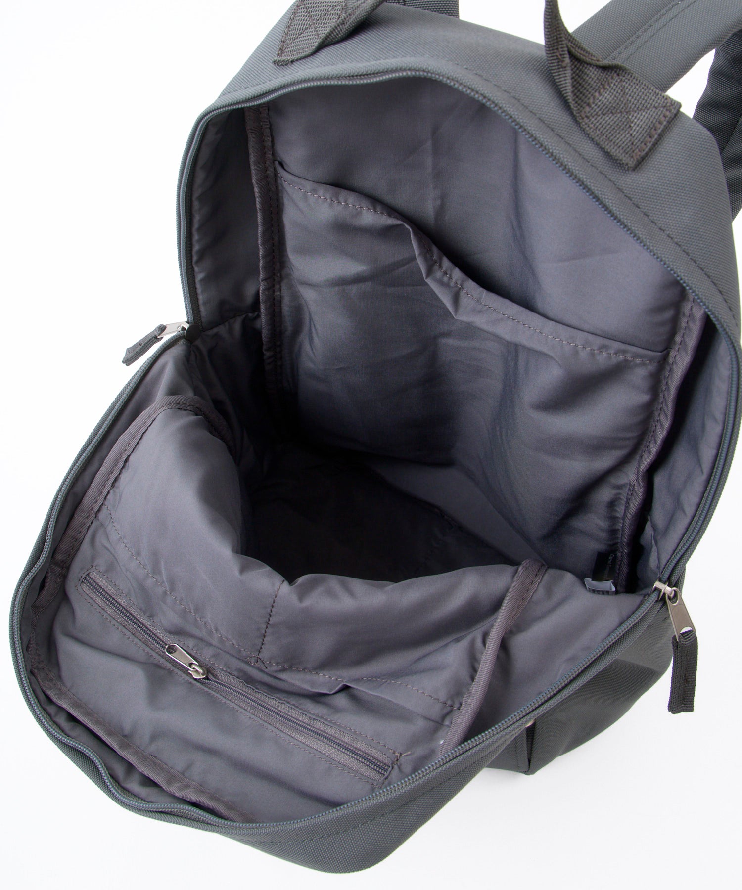 anelloGRANDE アネログランデ リュック 多収納 バックルデザイン A4 撥水 キャリーオンテープ 10L 10ポケット ロモ GHH3644 グレー